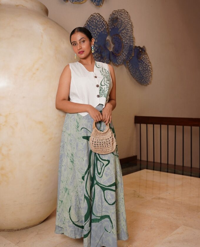 Abstract Drift 360 Skirt