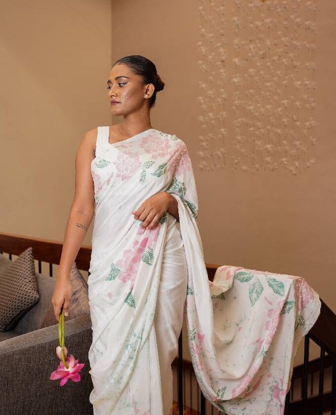 Minimal Bloom Saree
