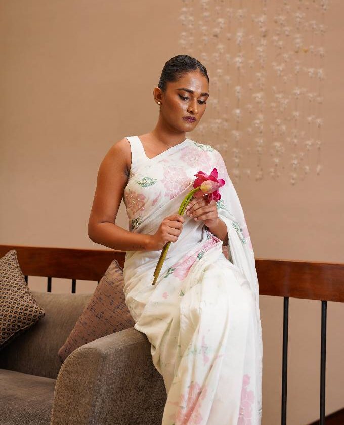 Minimal Bloom Saree