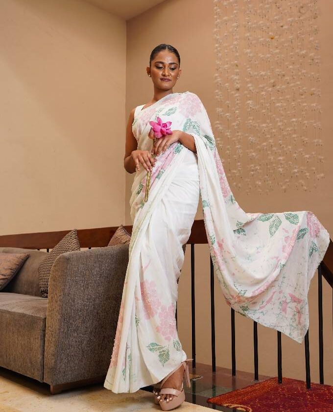 Minimal Bloom Saree