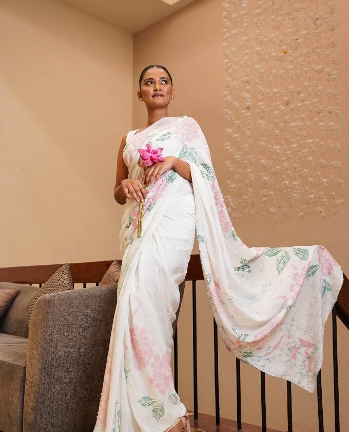 Minimal Bloom Saree