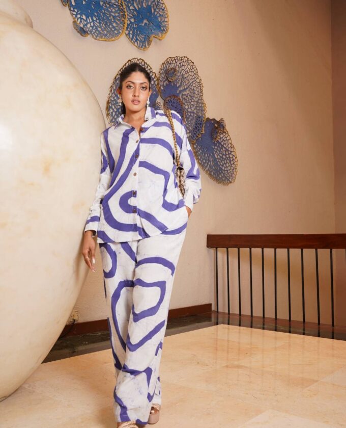 Pale Viloet Color Lady's Long Sleeve Shirt