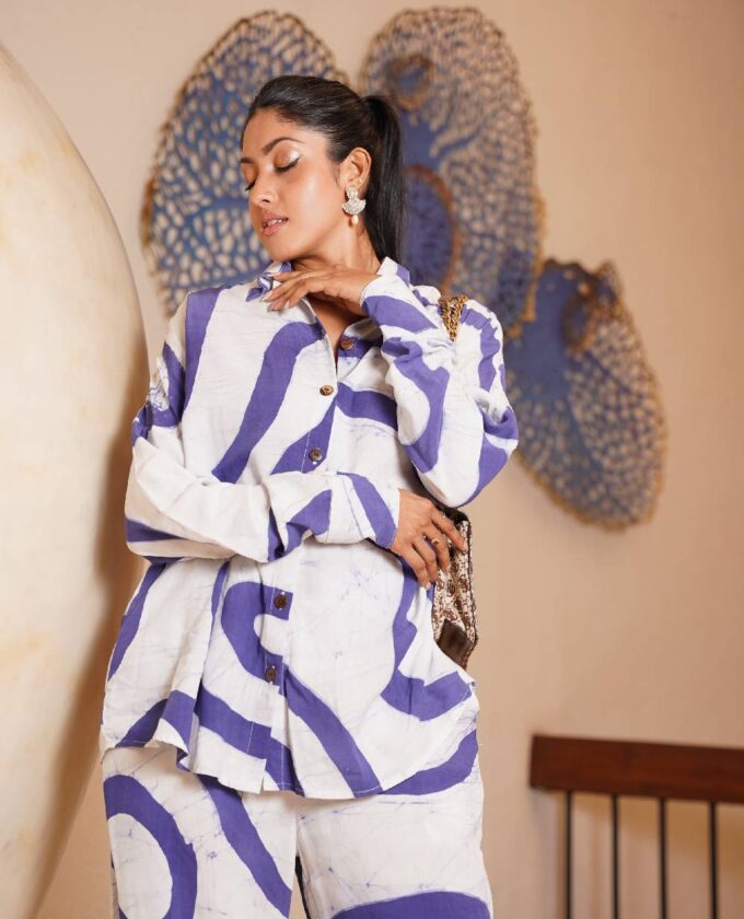 Pale Viloet Color Lady's Long Sleeve Shirt