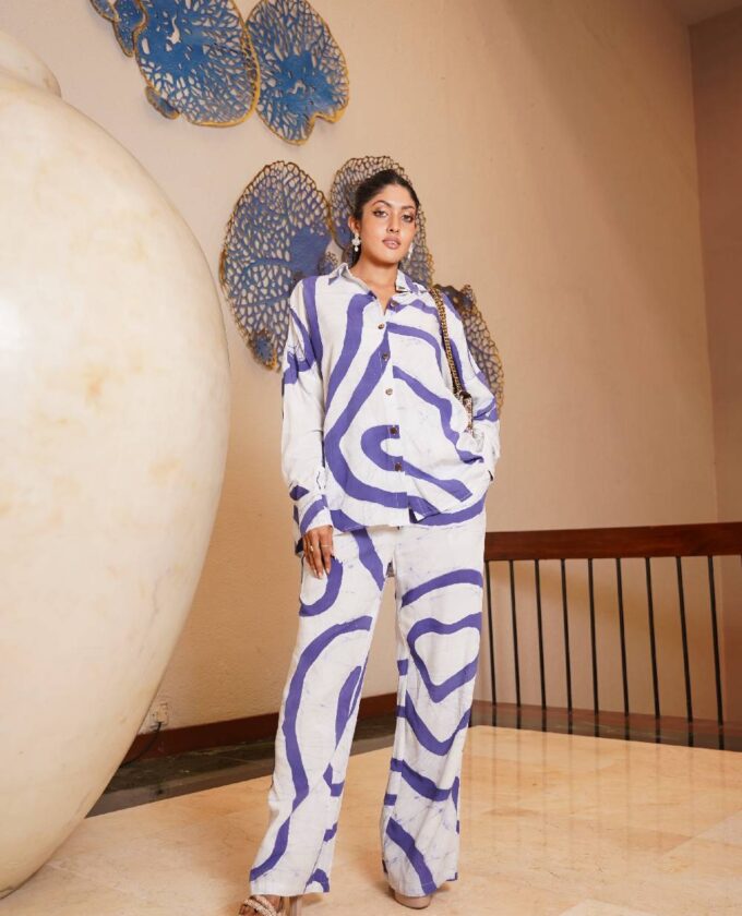 Pale Viloet Color Lady's Long Sleeve Shirt