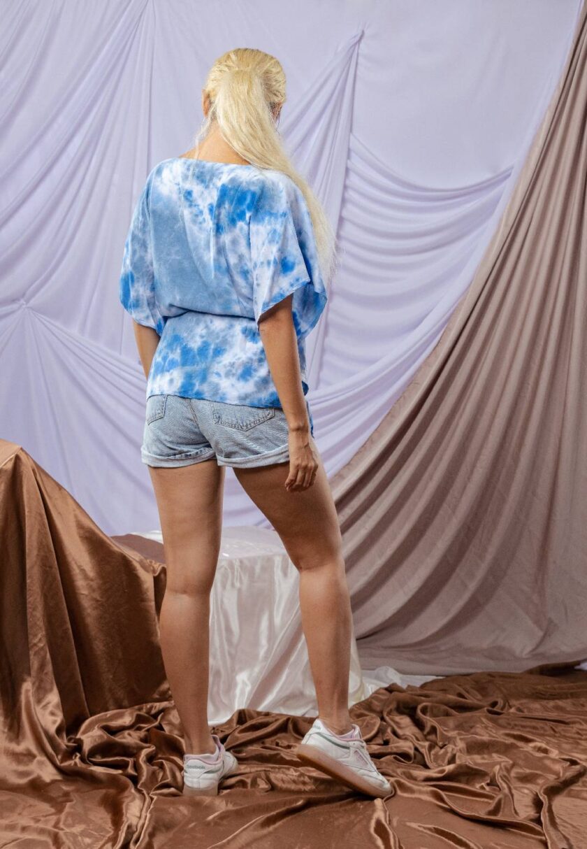 women blue color shaded short poncho 4
