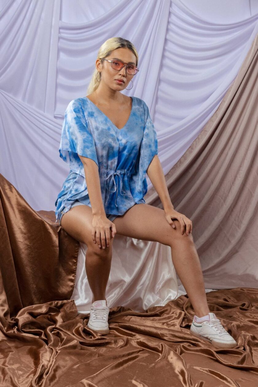 women blue color shaded short poncho 5